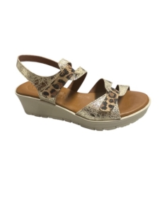 SANDALIAS CON CUÑA MARRON 17679