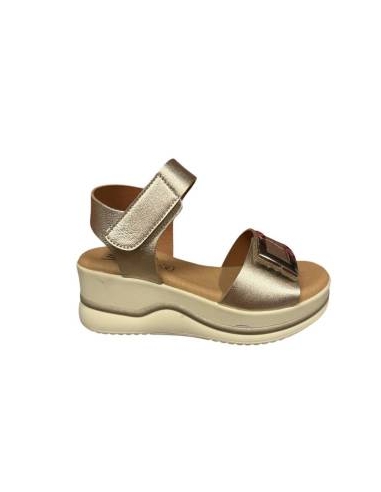 SANDALIAS CON CUÑA PLATINO 18711
